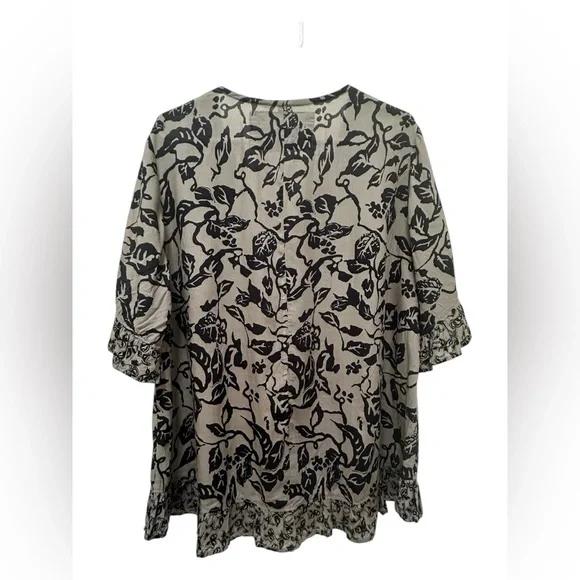 ✨ Tara Vao Flowy Top with ruffles made in Bali in large - Picture 15 of 17